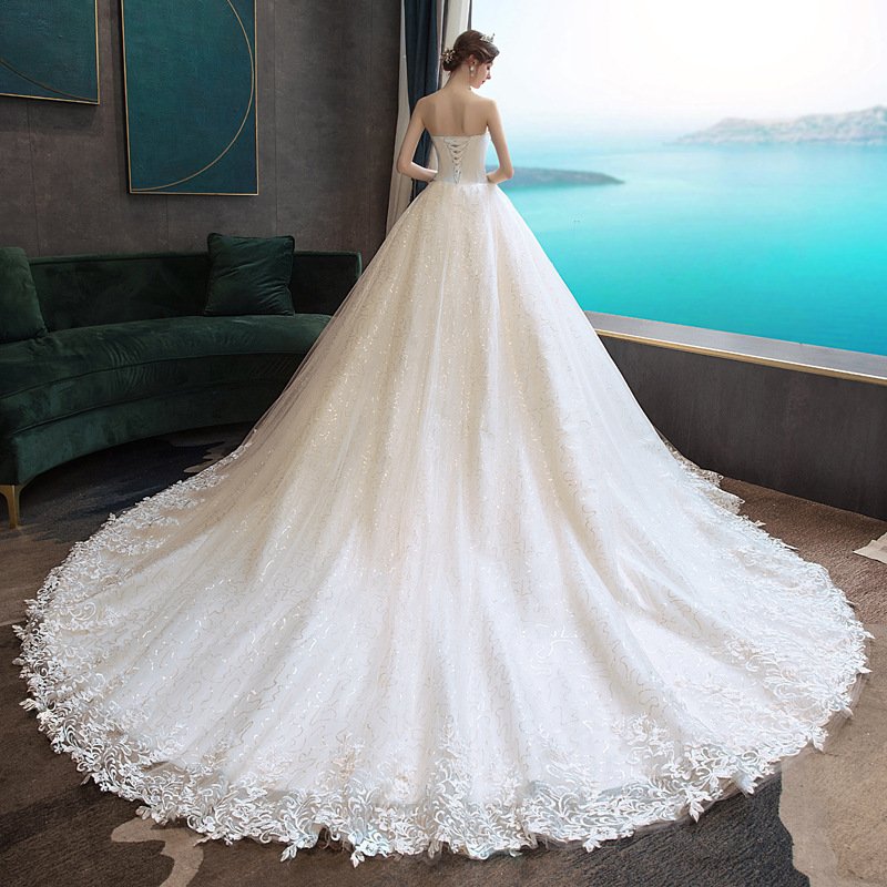 Going out Sasen light wedding dress - Image 3