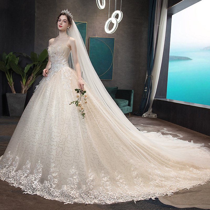Going out Sasen light wedding dress - Image 6